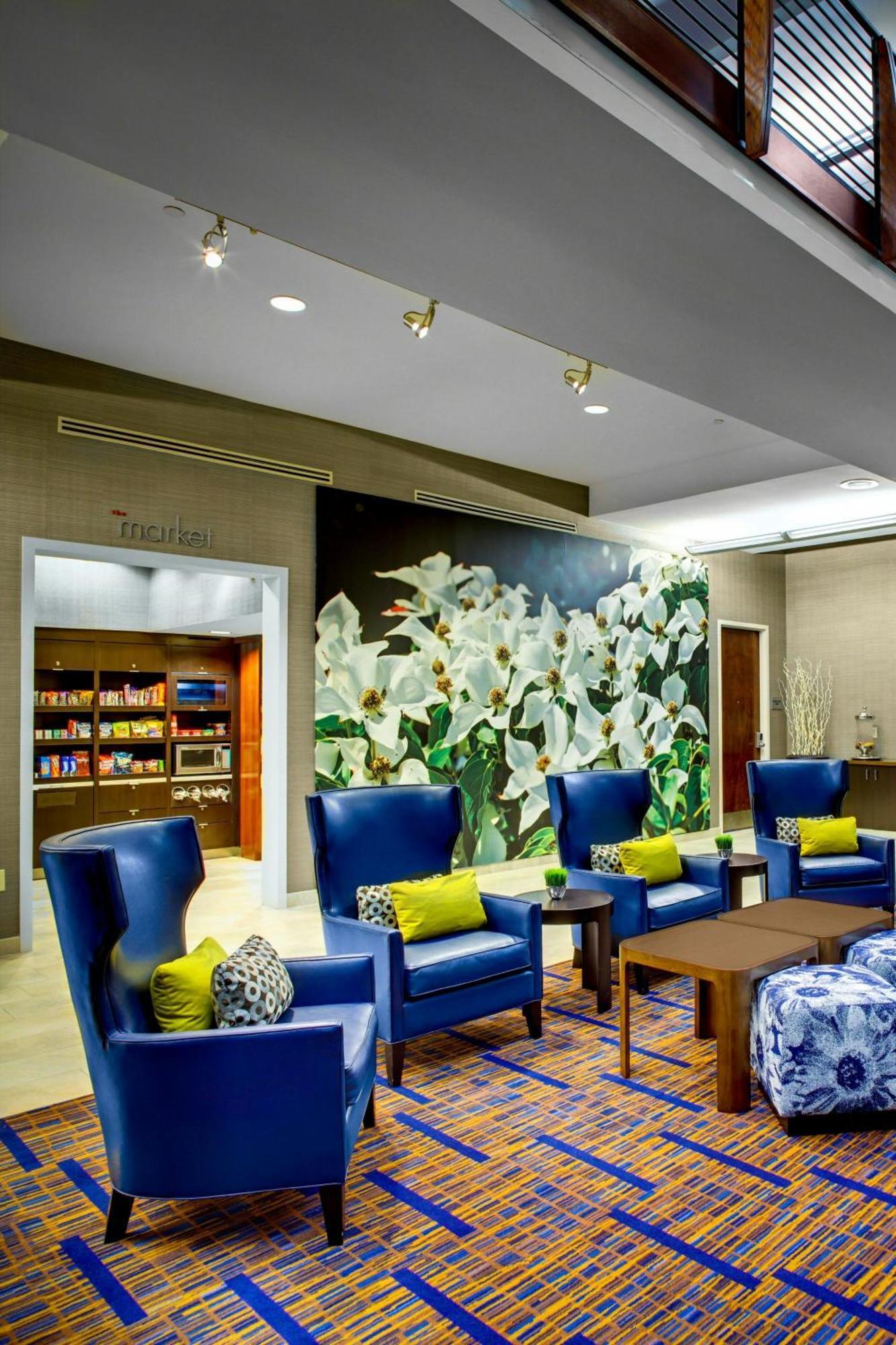 Courtyard By Marriott Atlanta Buckhead Hotel Exterior photo