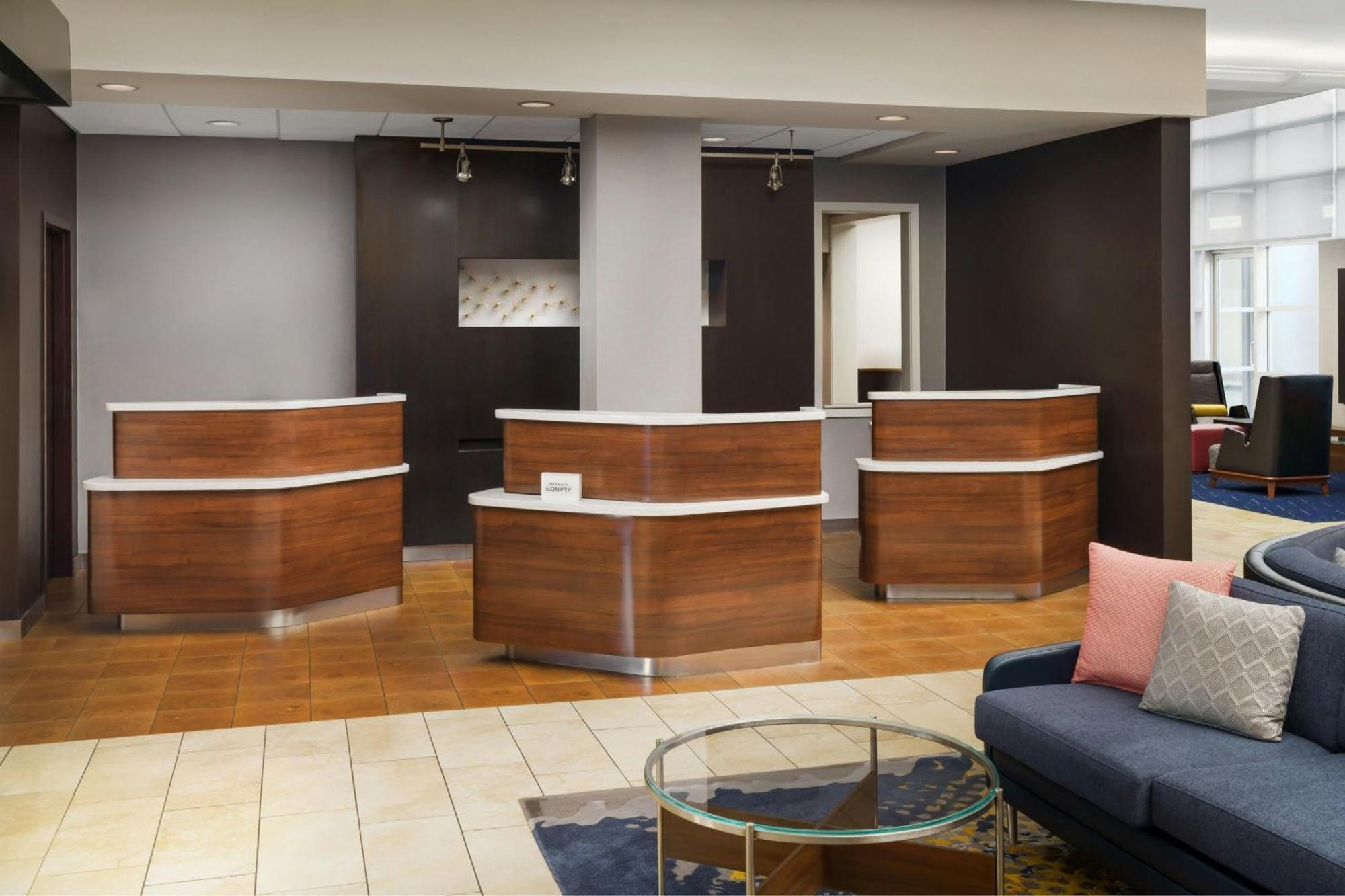 Courtyard By Marriott Atlanta Buckhead Hotel Exterior photo